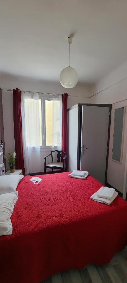 Hotel L'Etoile 勒格罗-迪鲁瓦 外观 照片